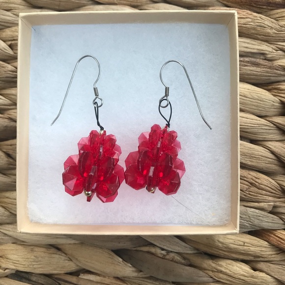 Vintage Red Lucite Dangle Earrings - Picture 1 of 4